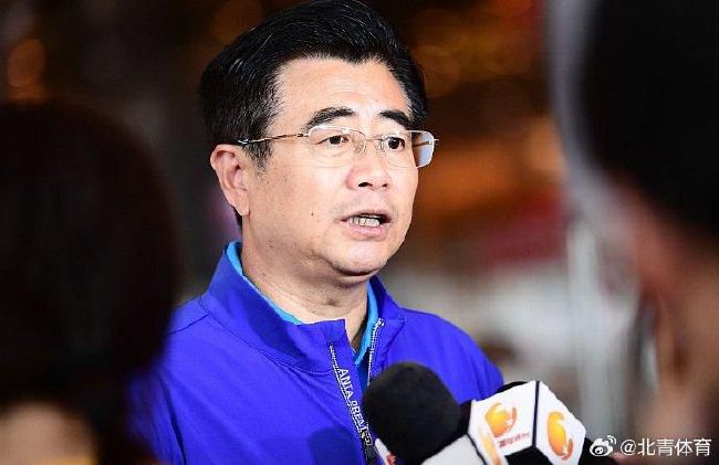 易边再战，老鹰突然哑火，连续打停失误，国王趁势打出15-4的高潮迅速缩小分差，末节老鹰连中三分稳住局势，但此后却再度哑火，国王多点开花轰出24-5的进攻高潮反超比分，老鹰大势已去无力回天。
